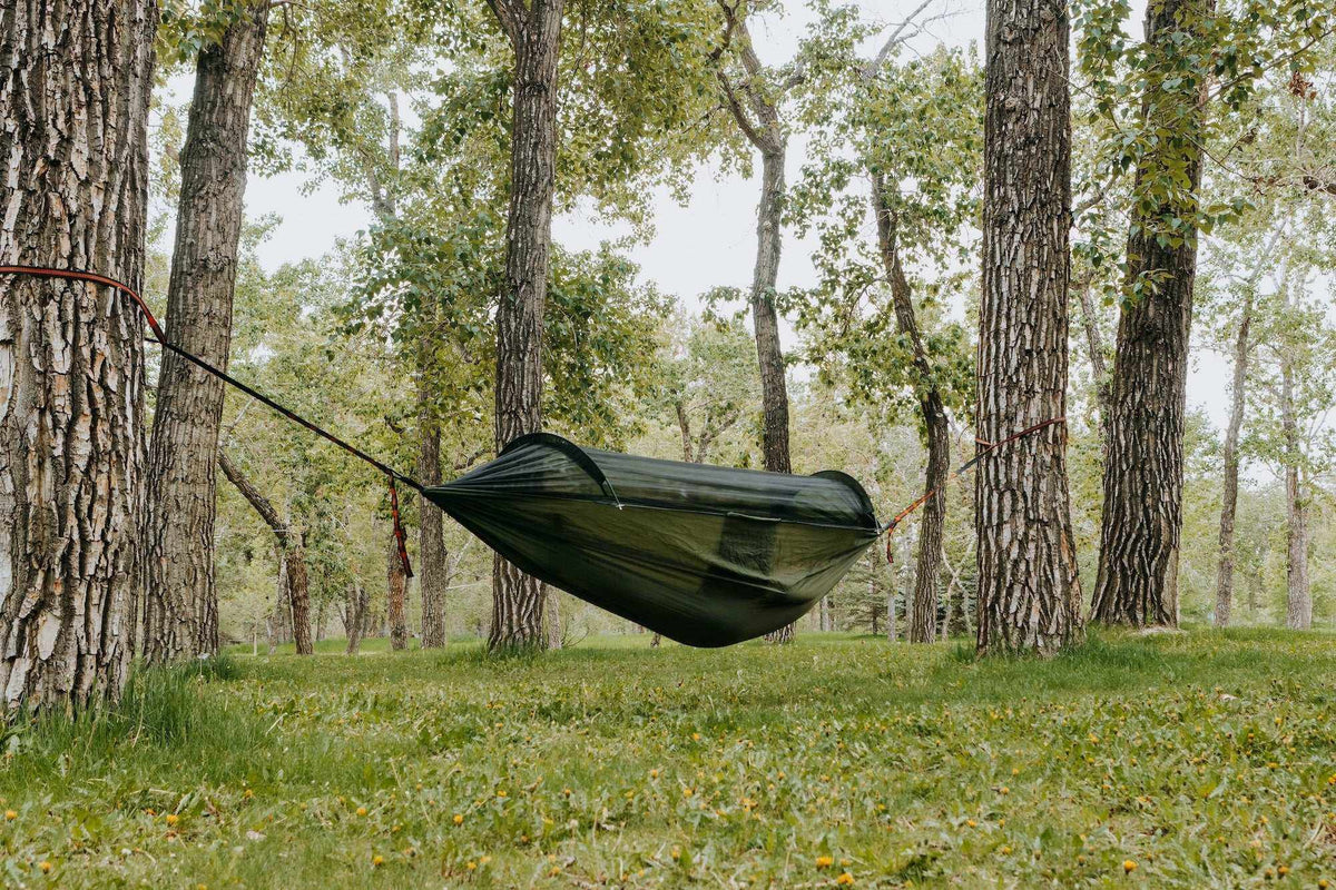 Yatta Life portable camping hammock with mosquito net