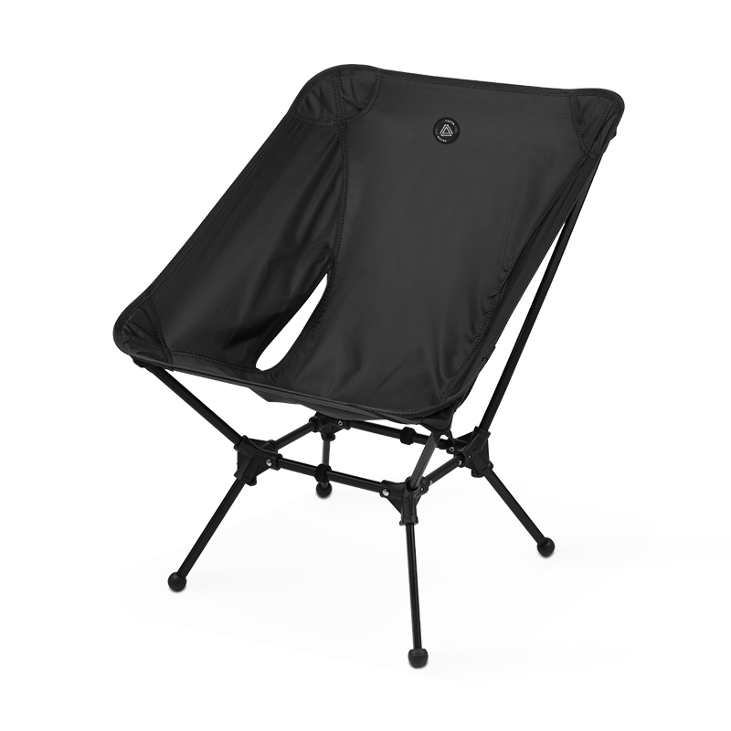 Black Yatta Life UltiLite lightweight camping chair with compact fold and durable aluminum frame, unfolds to 53x65x38 cm for comfortable outdoor seating